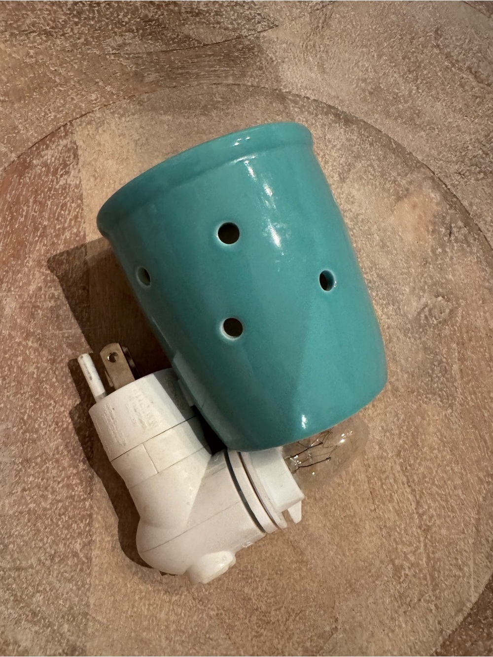 Scentsy Teal and White Happy Camper Ceramic Plug-In Warmer - Picture 3 of 6